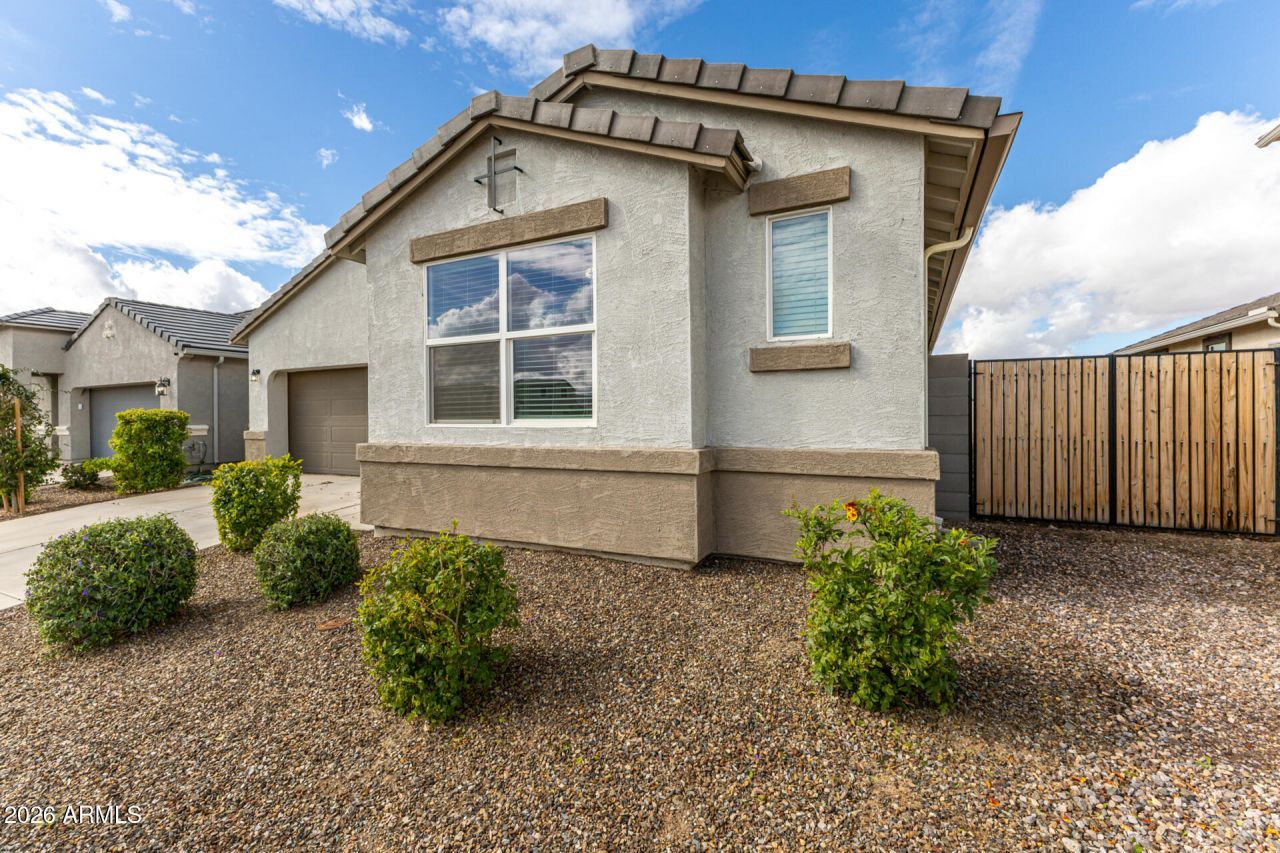 10062 S Lillian Drive, Apache Junction, AZ 85120 Main Photo