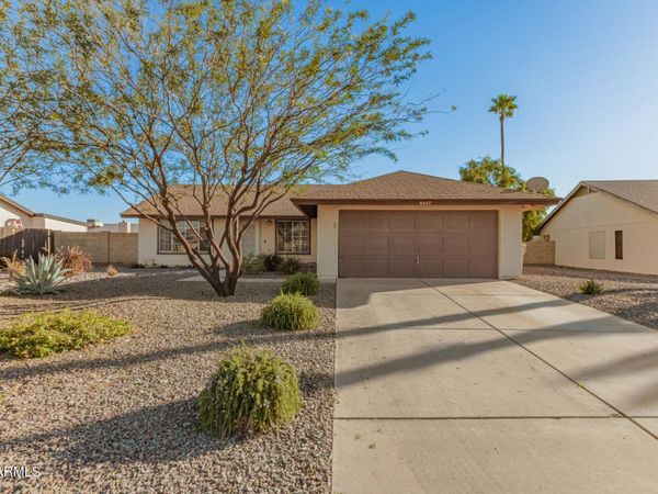 8057 W DREYFUS Drive, Peoria, AZ 85381