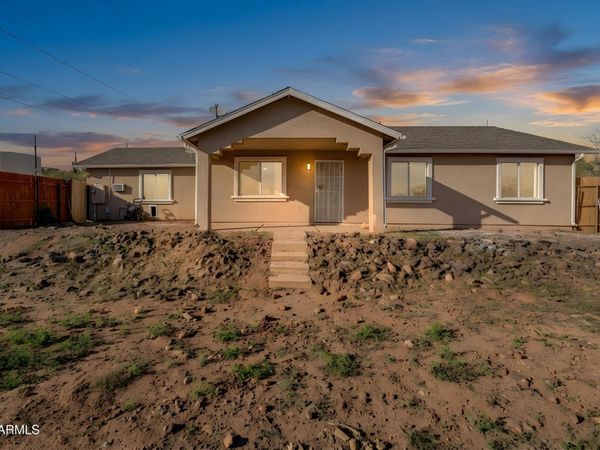 33665 S INCLINE Drive, Black Canyon City, AZ 85324