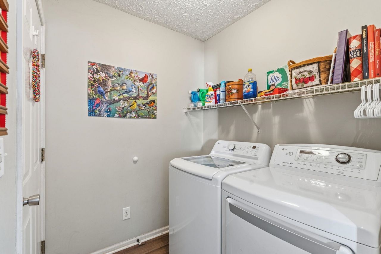 590 Bridgeport Dr. Photo 12