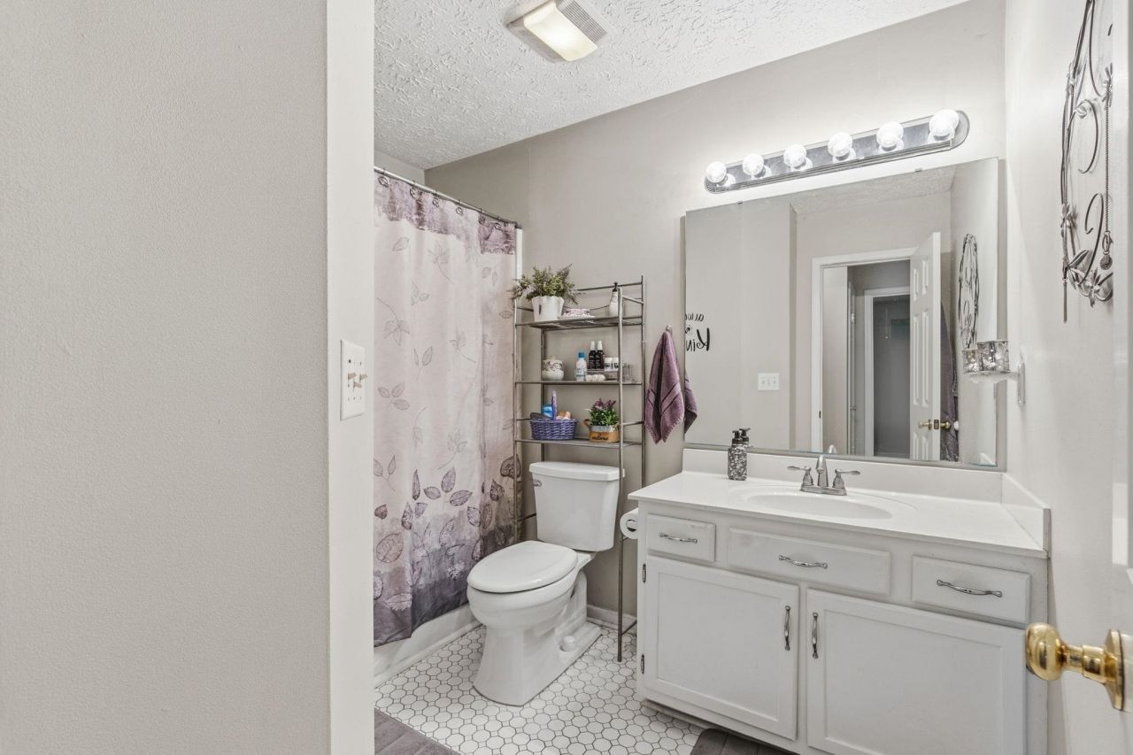 590 Bridgeport Dr. Photo 17