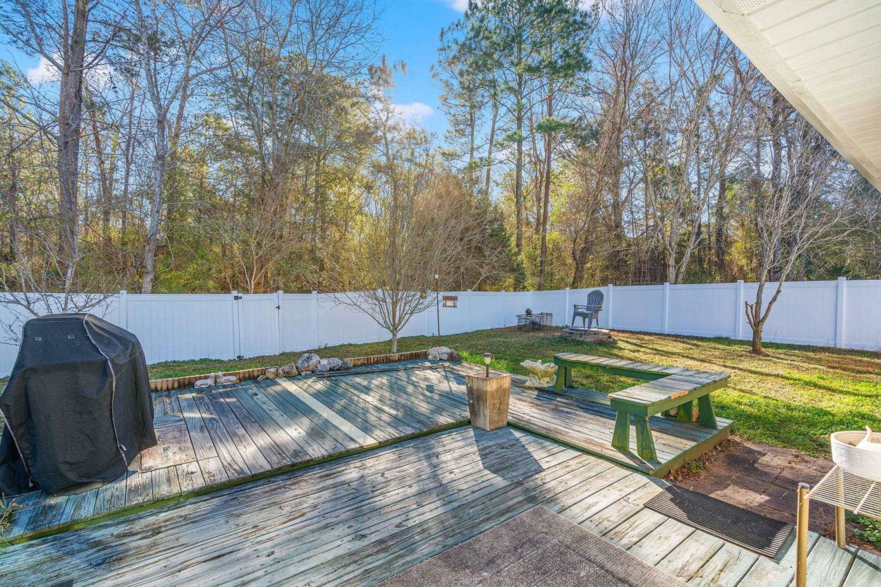 590 Bridgeport Dr. Photo 23