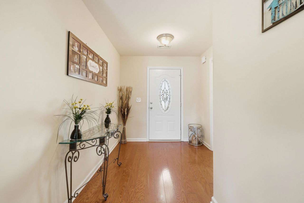 1228 Augustus Dr. Photo 10