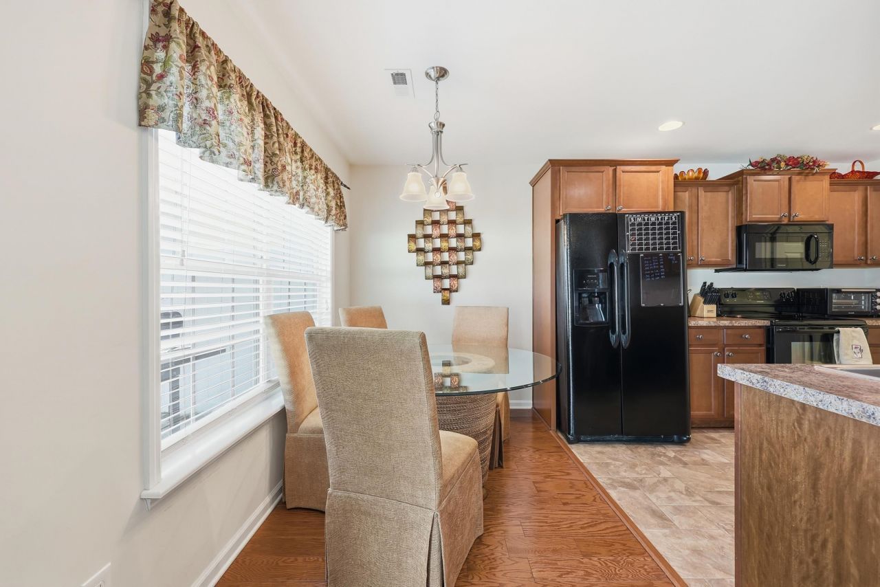 1228 Augustus Dr. Photo 14