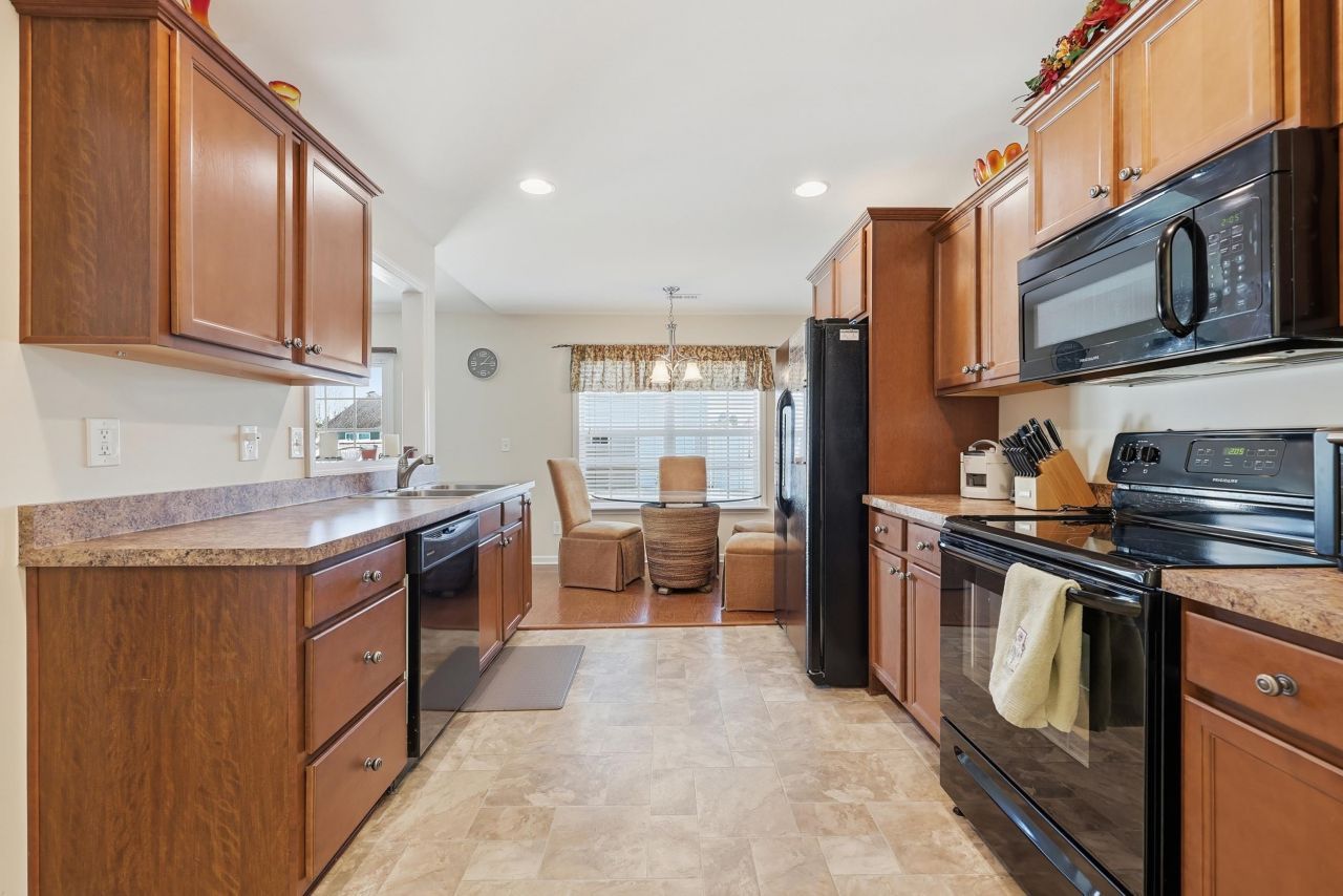 1228 Augustus Dr. Photo 15