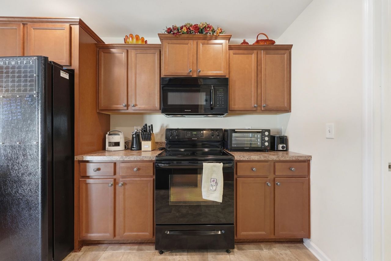 1228 Augustus Dr. Photo 16