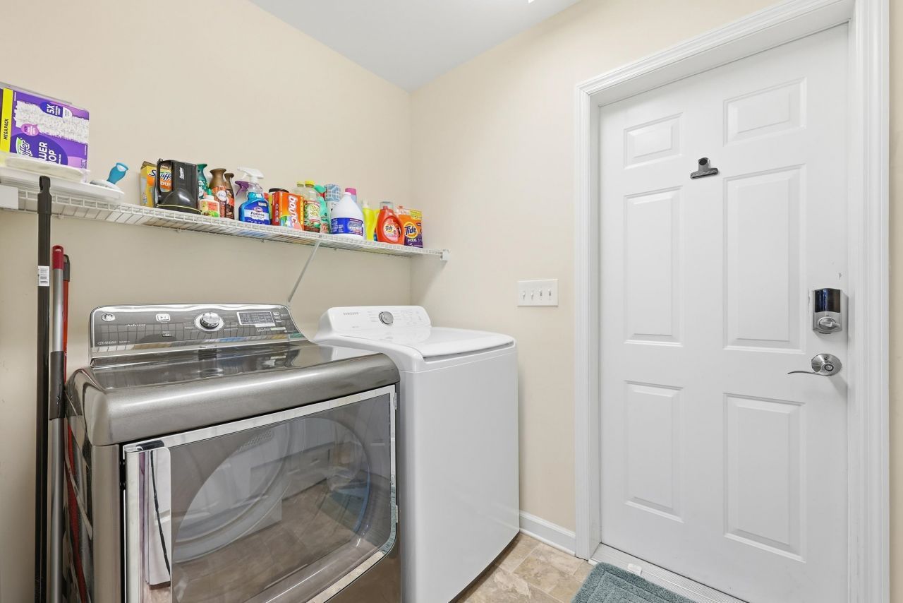 1228 Augustus Dr. Photo 19