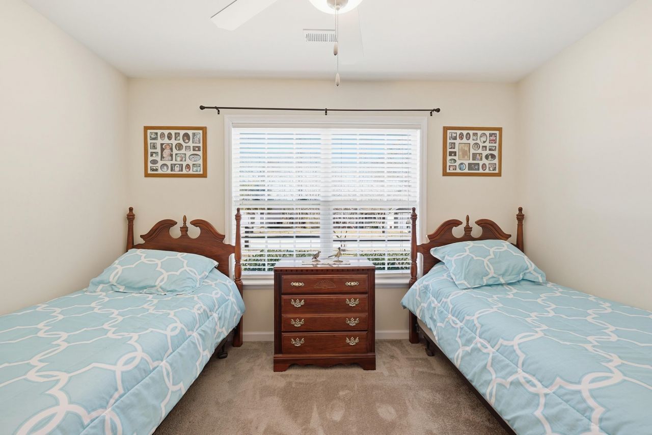 1228 Augustus Dr. Photo 23