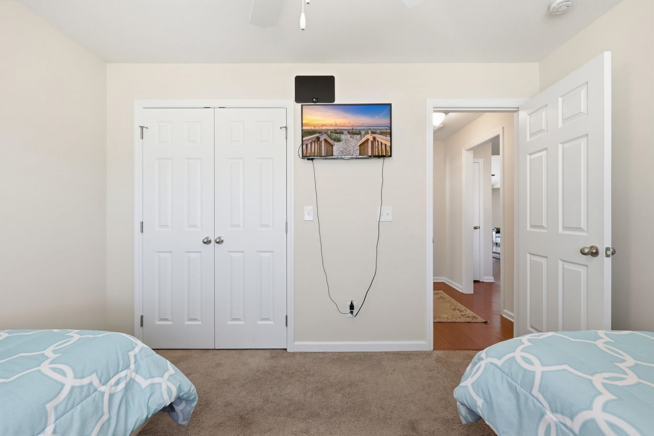 1228 Augustus Dr. Photo 26