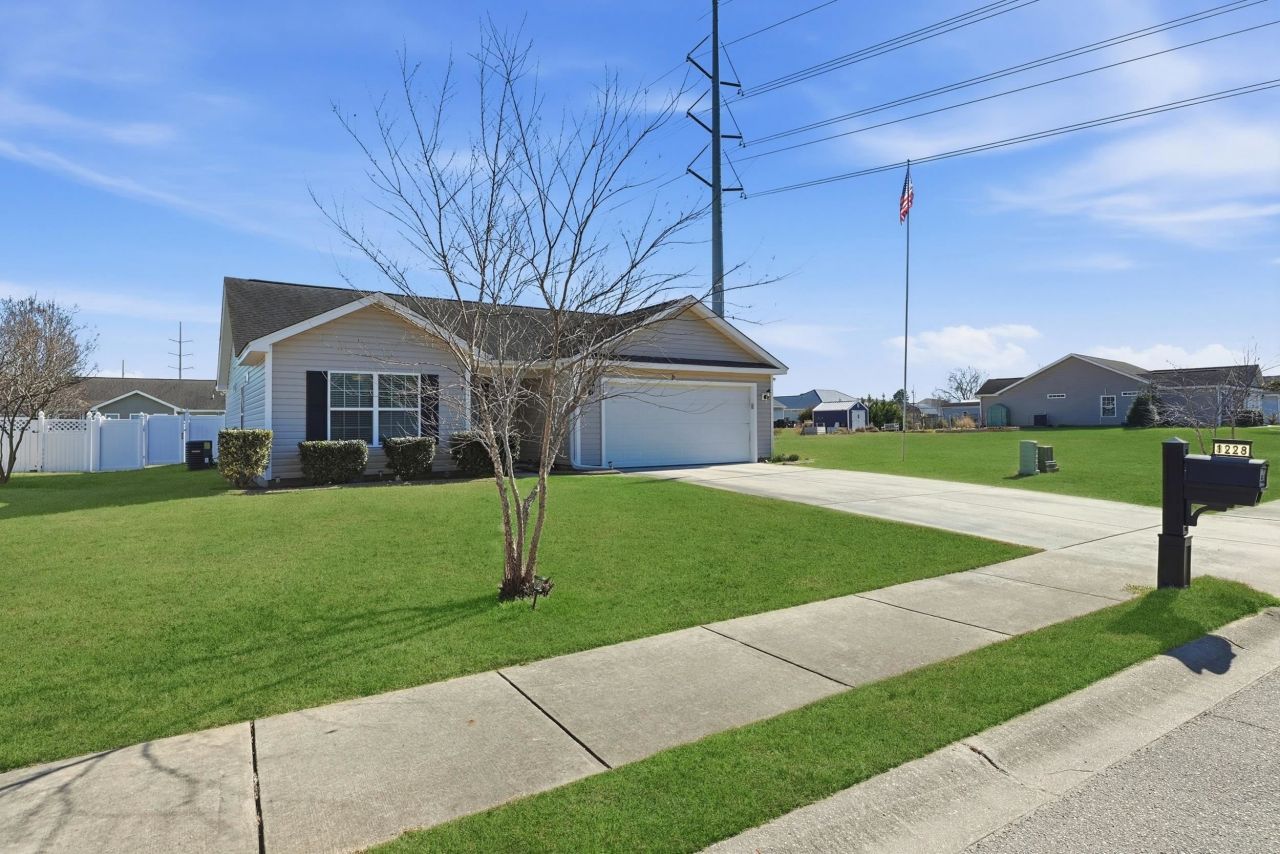 1228 Augustus Dr. Photo 43