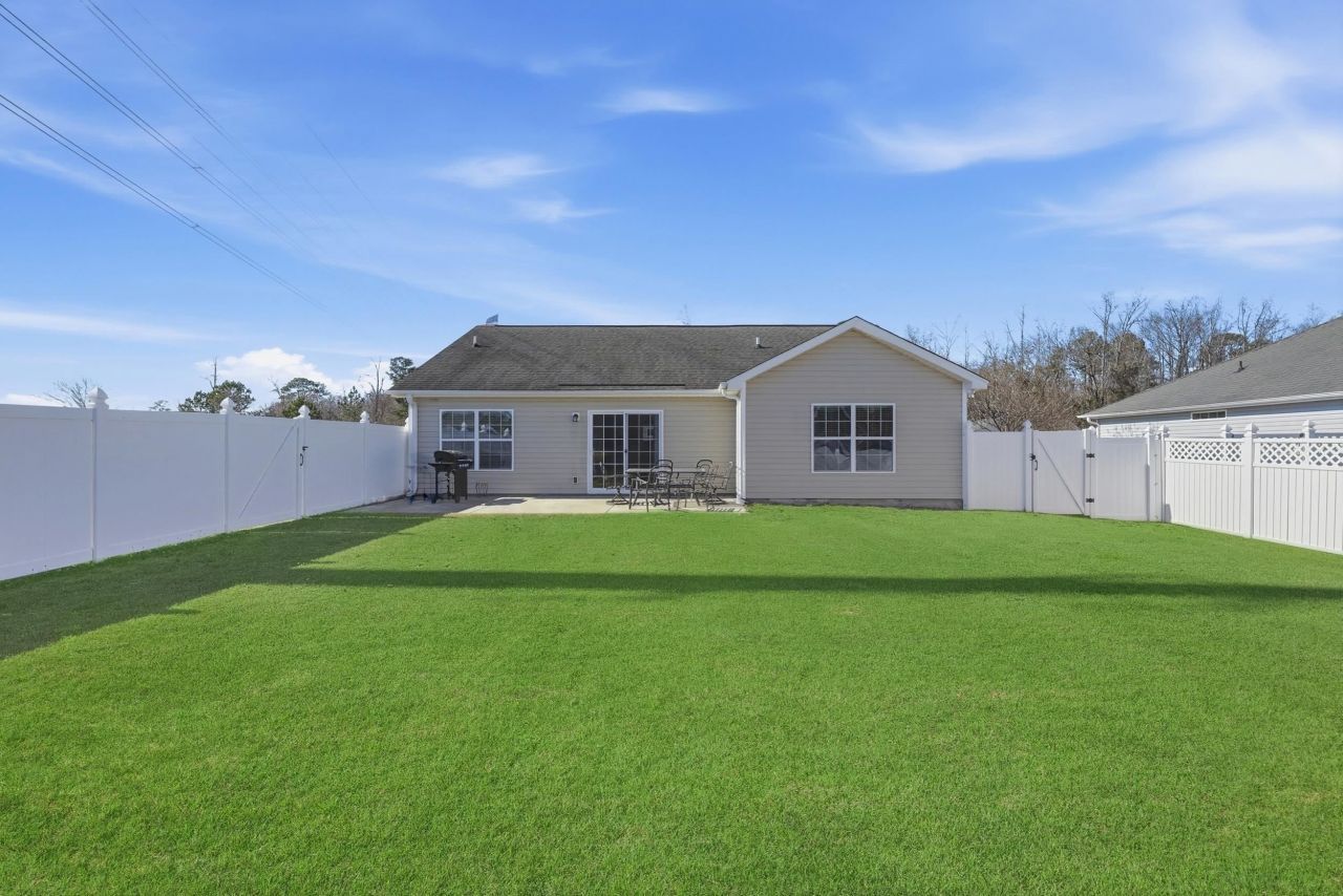 1228 Augustus Dr. Photo 5