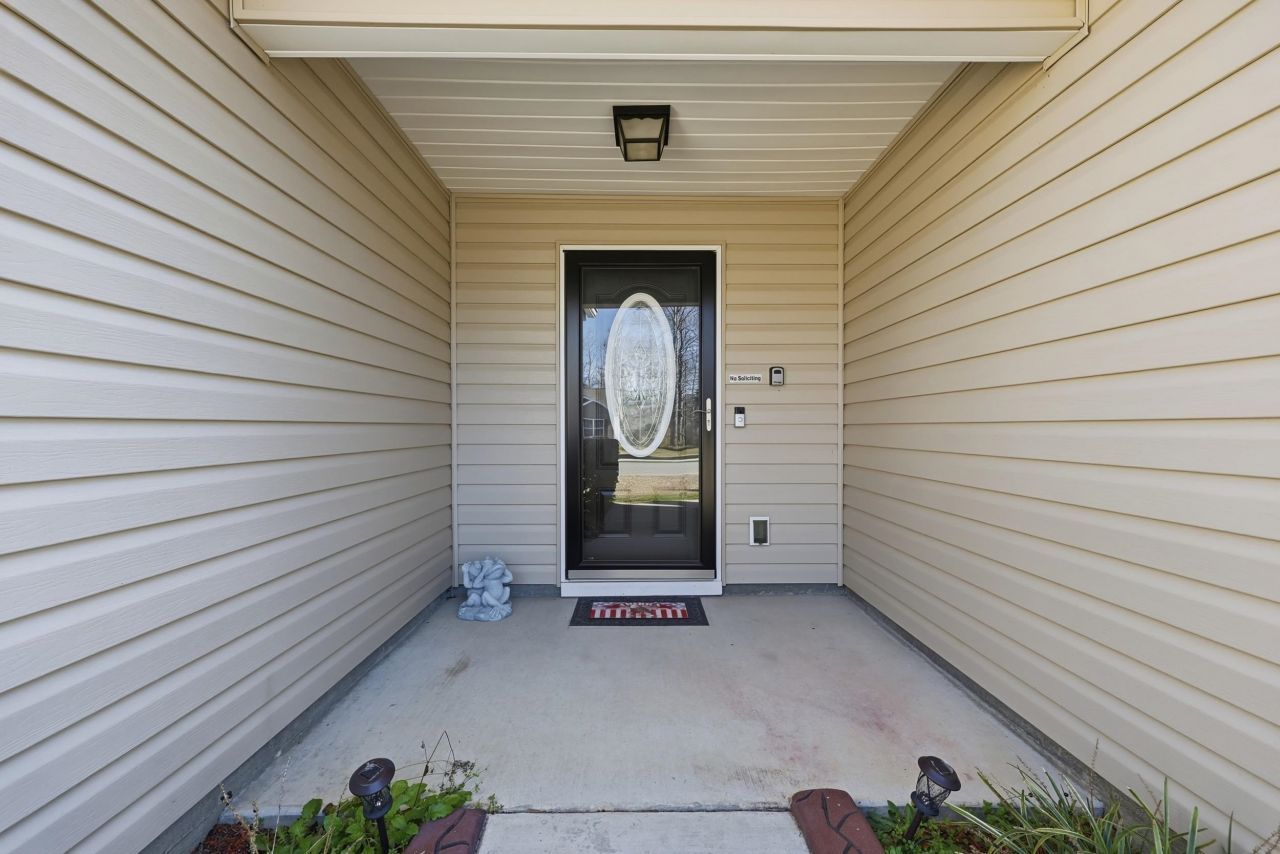 1228 Augustus Dr. Photo 7