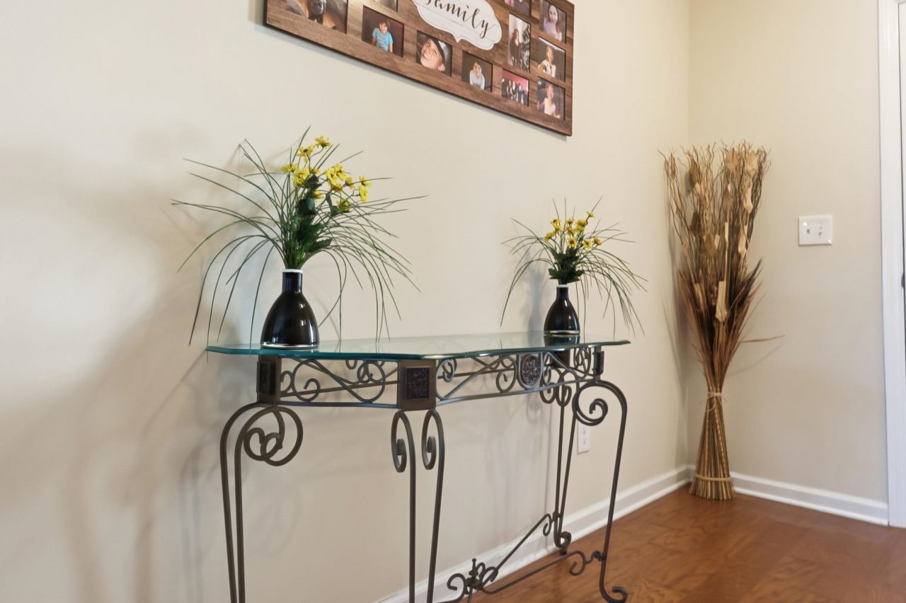 1228 Augustus Dr. Photo 9