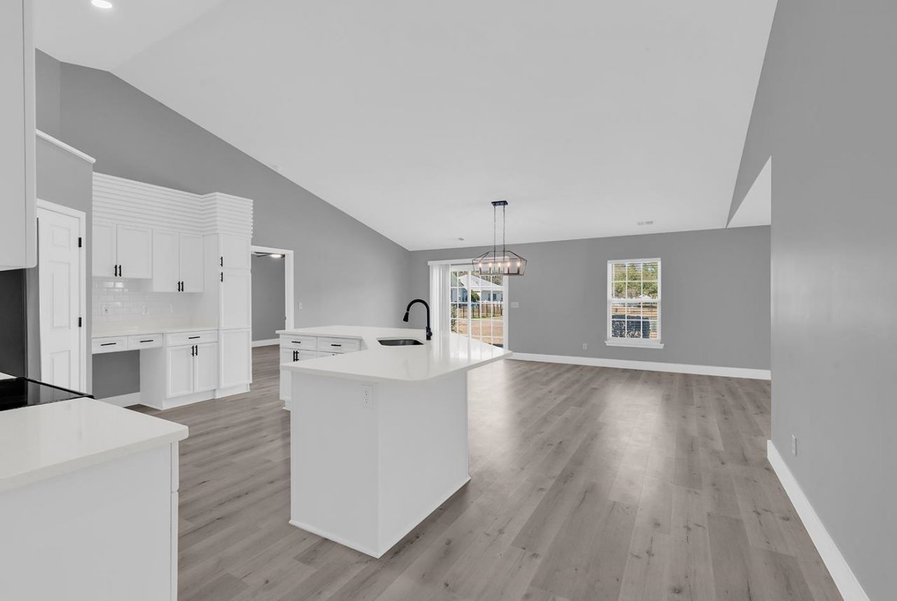 190 Rocko Dr. Photo 6