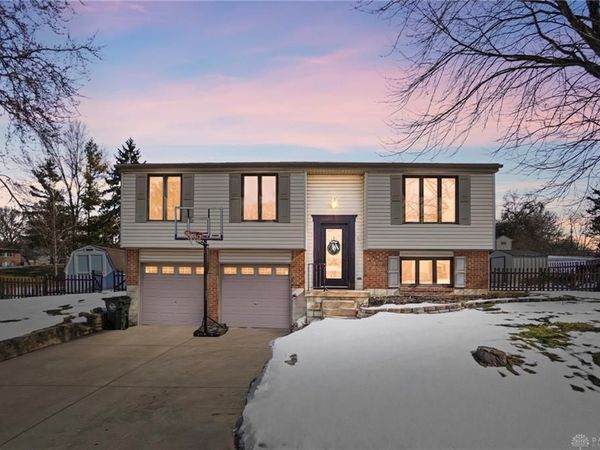 2211 Manton Drive, Miamisburg, OH 45342