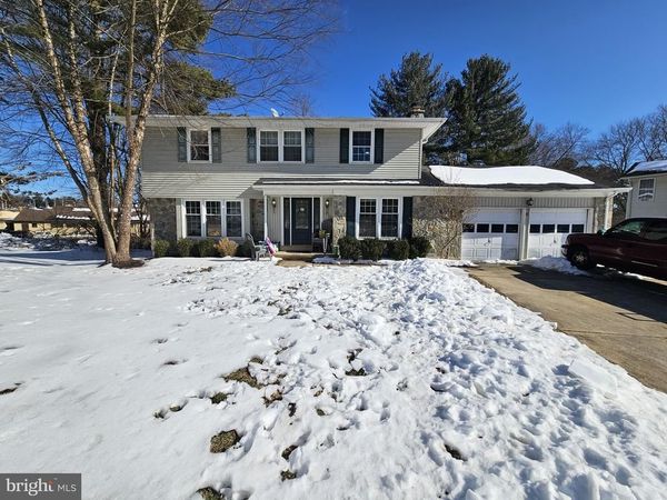 8 INVERNESS COURT, WILMINGTON, DE 19808