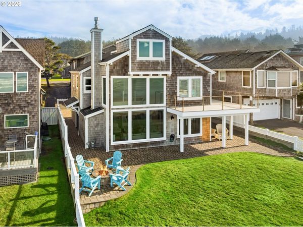 3772 PACIFIC ST, Cannon Beach, OR 97110