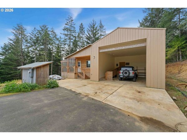 94278 SHOTGUN DR, North Bend, OR 97459