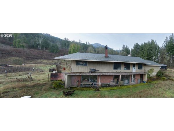 820 SE FRONTAGE RD, Cascade Locks, OR 97014