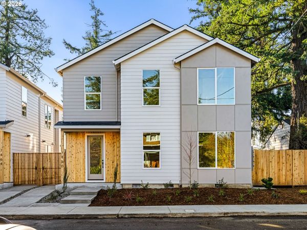 7448 SE Tolman ST, Portland, OR 97206