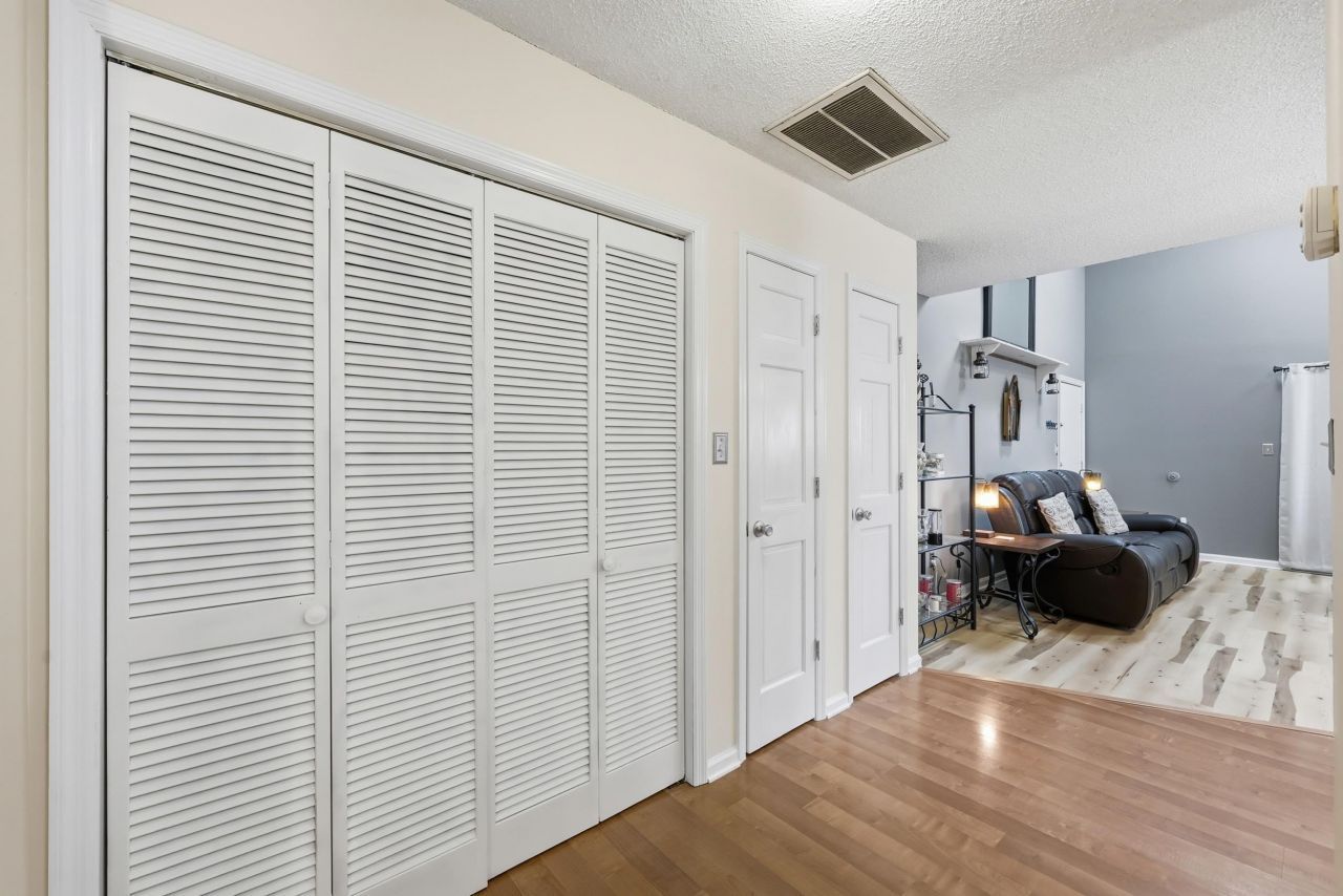 209 Double Eagle Dr. Photo 16