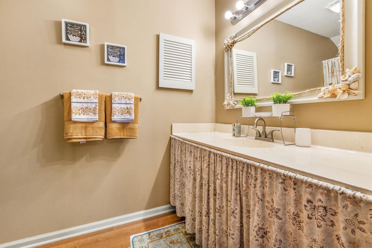 209 Double Eagle Dr. Photo 26