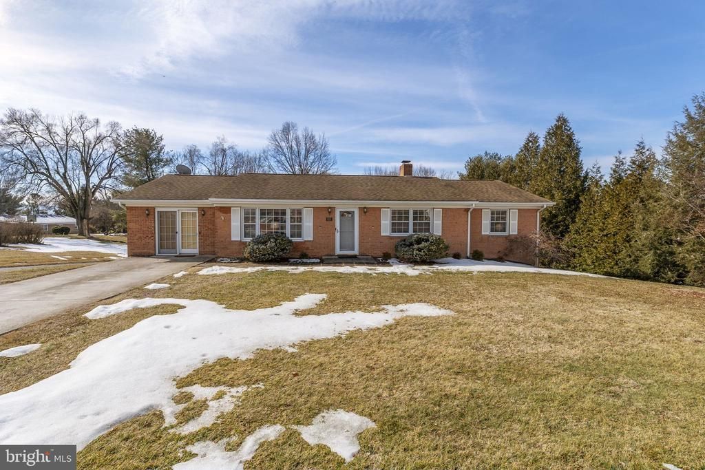 623 W Spring Street, Woodstock, VA 22664 Main Photo