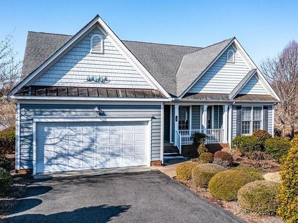 28 Mt Jean South, IRVINGTON, VA 22480