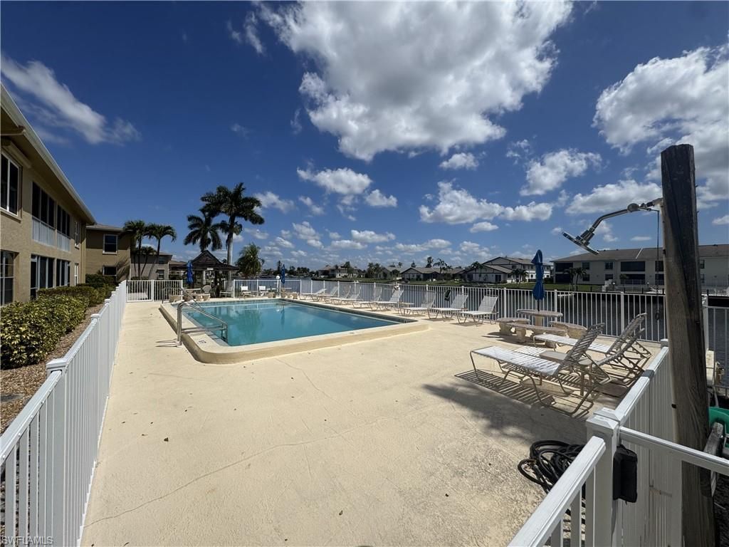4417 Country Club Blvd, Unit B8, Cape Coral, FL 33904 Photo