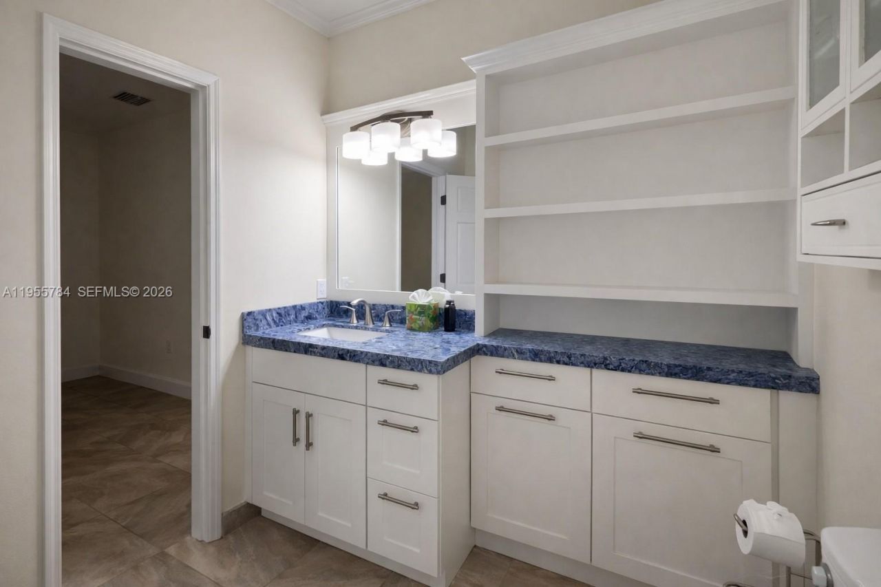 19695 SW 206th St, Miami, FL 33187 Photo