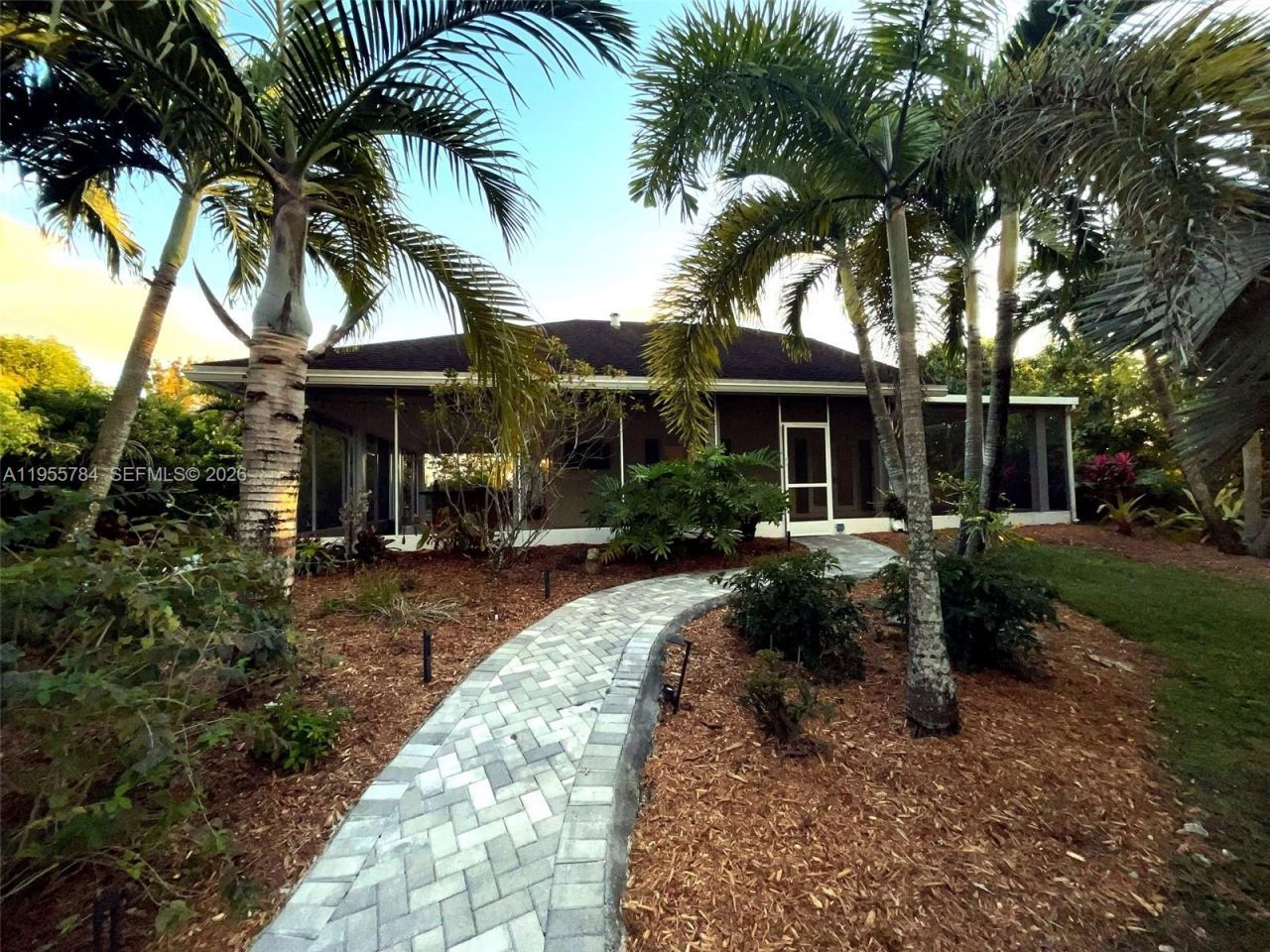 19695 SW 206th St, Miami, FL 33187 Photo