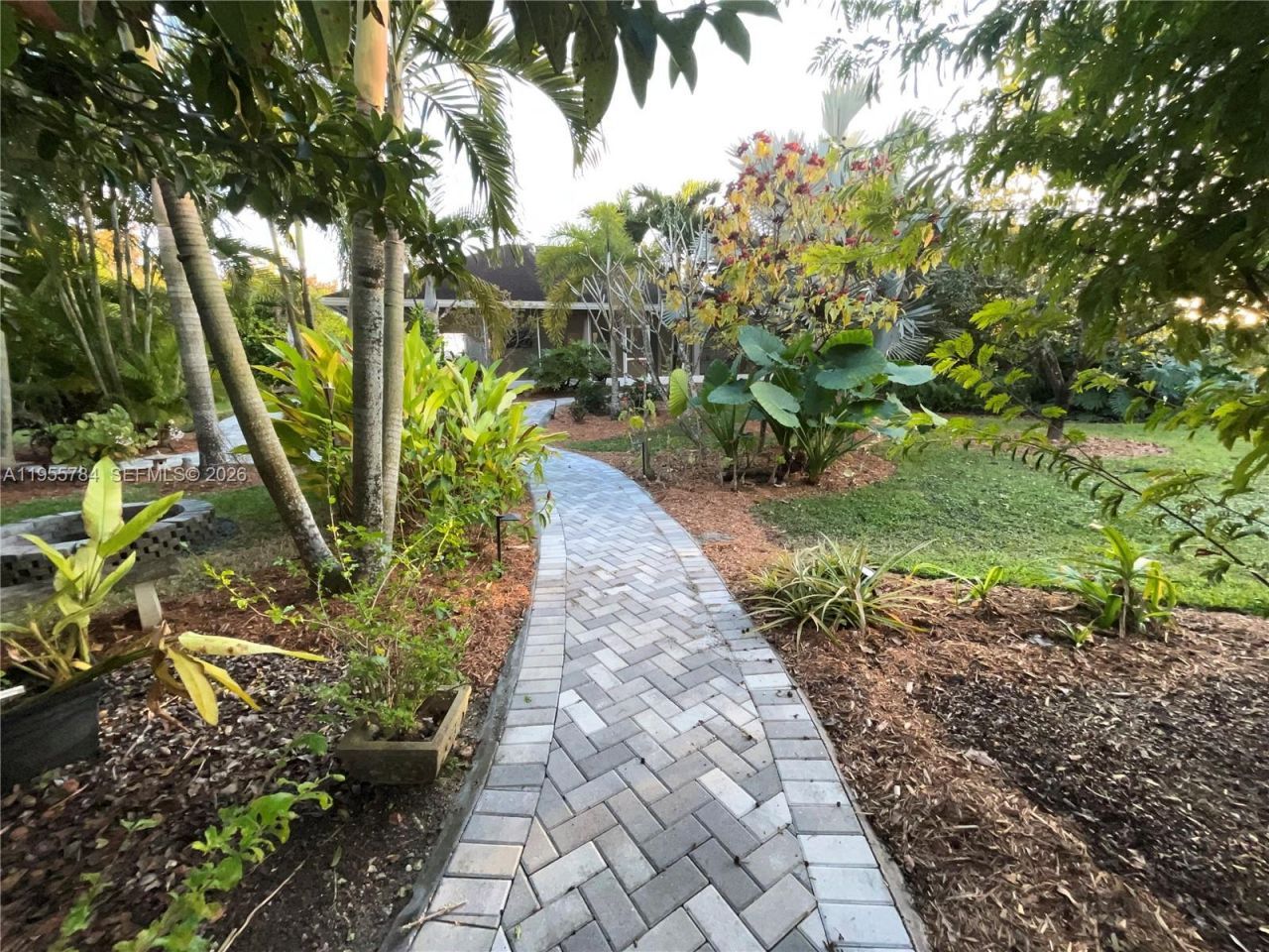 19695 SW 206th St, Miami, FL 33187 Photo