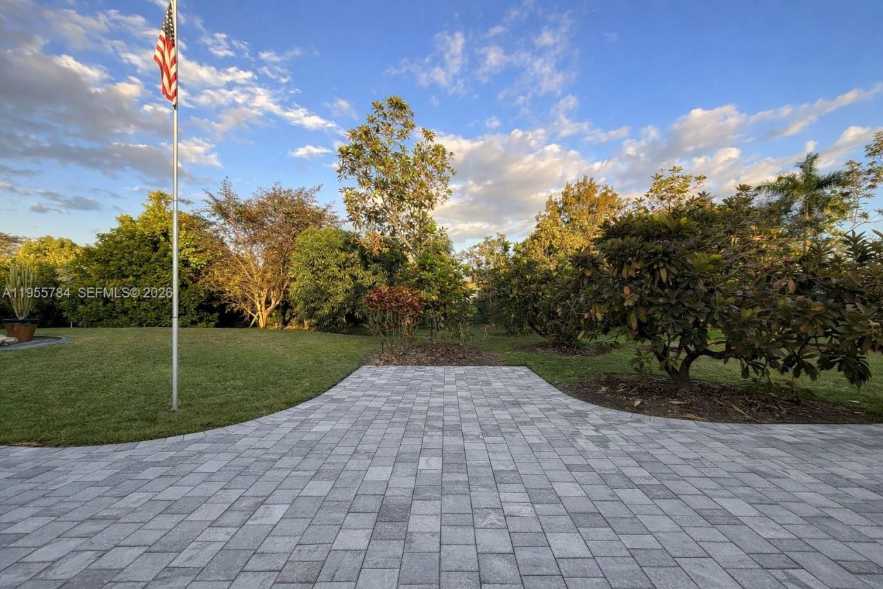 19695 SW 206th St, Miami, FL 33187 Photo