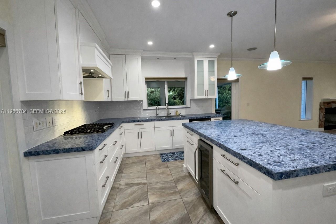 19695 SW 206th St, Miami, FL 33187 Photo