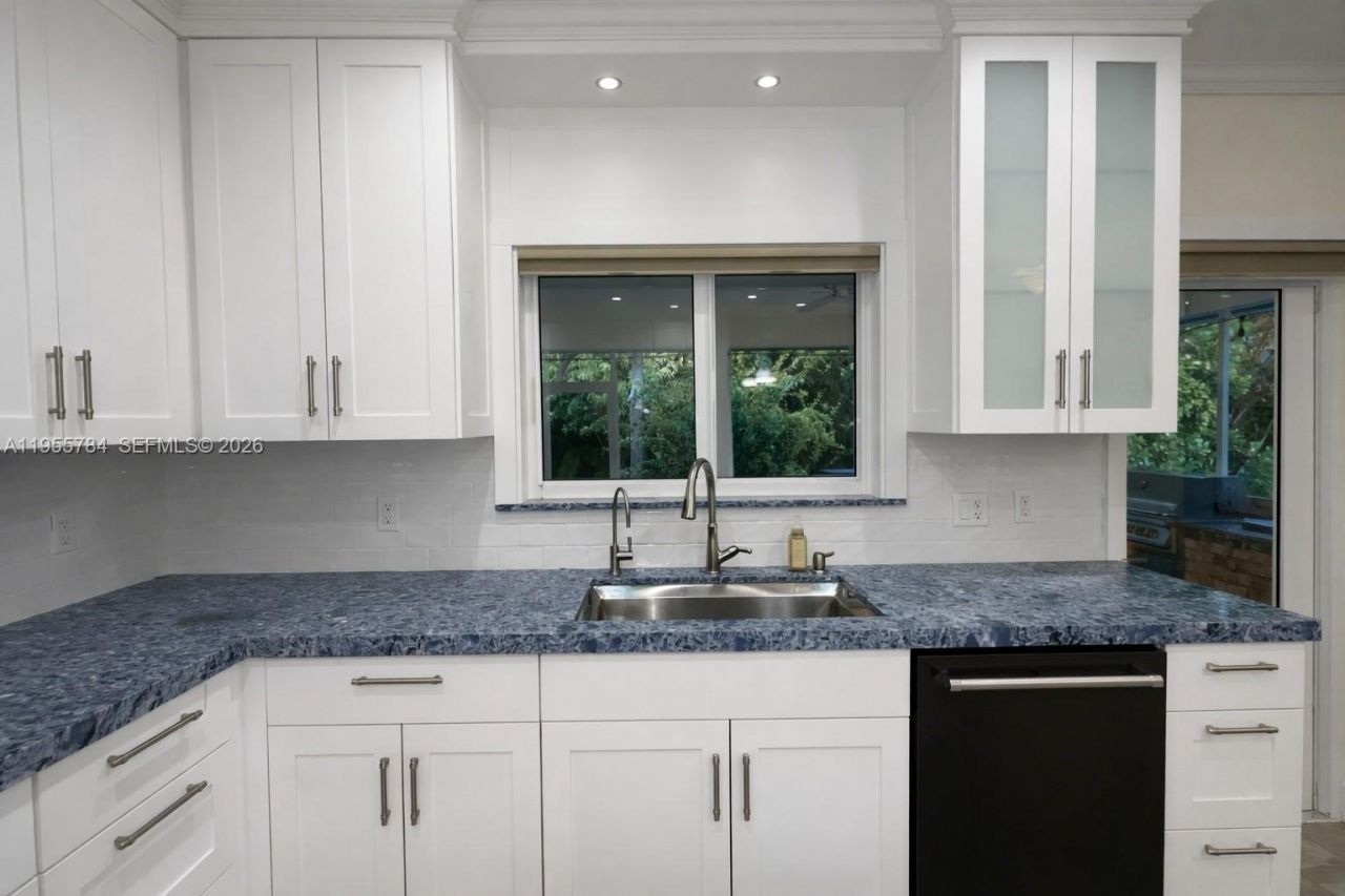 19695 SW 206th St, Miami, FL 33187 Photo