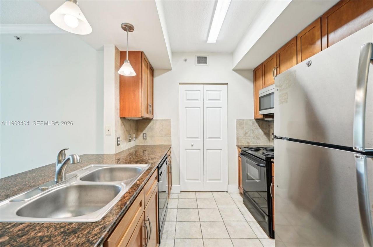 2000 N Bayshore Dr , Unit 304, Miami, FL 33137 Photo