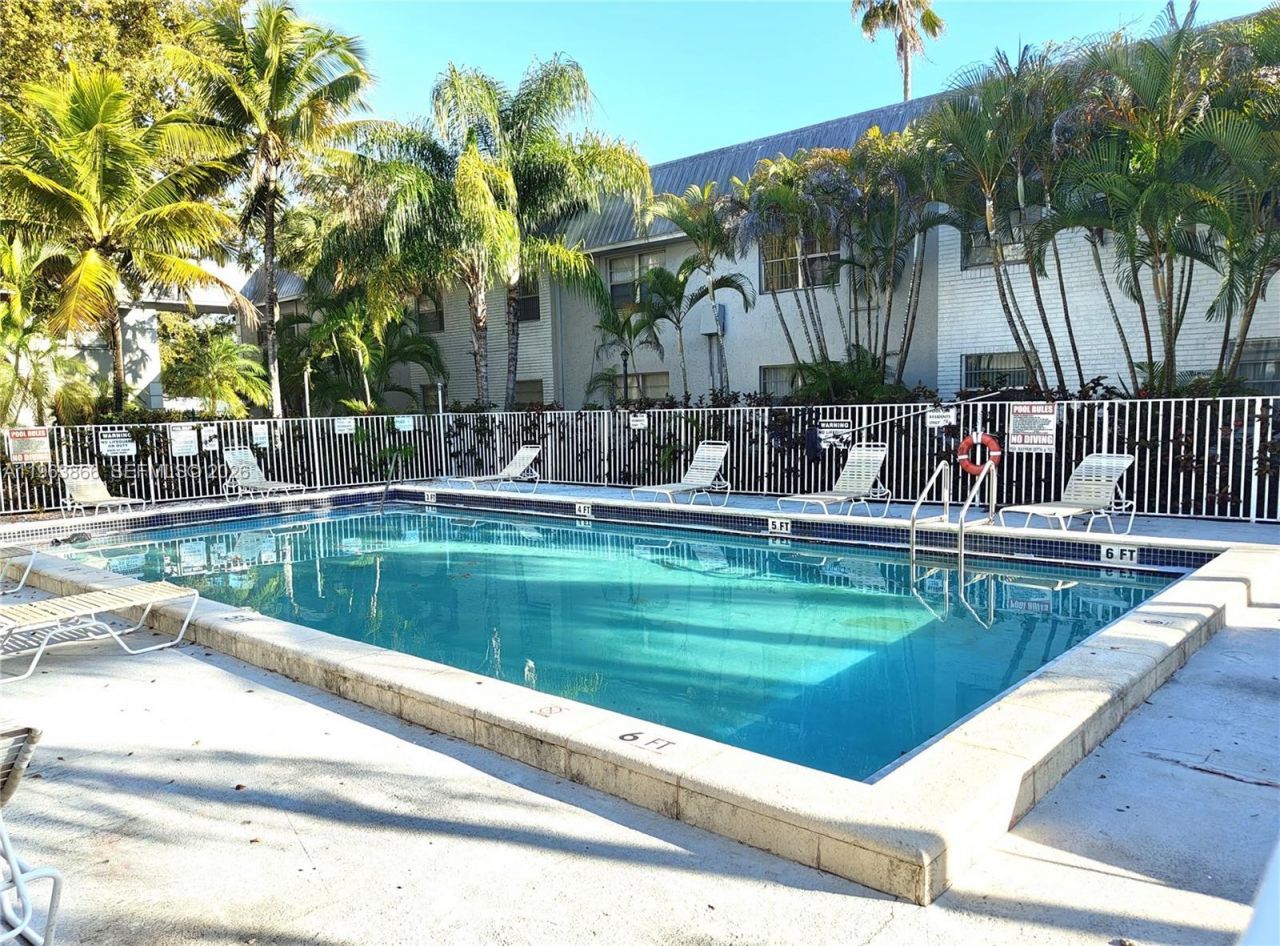 17255 SW 95th Ave, Unit 142, Palmetto Bay, FL 33157 Photo