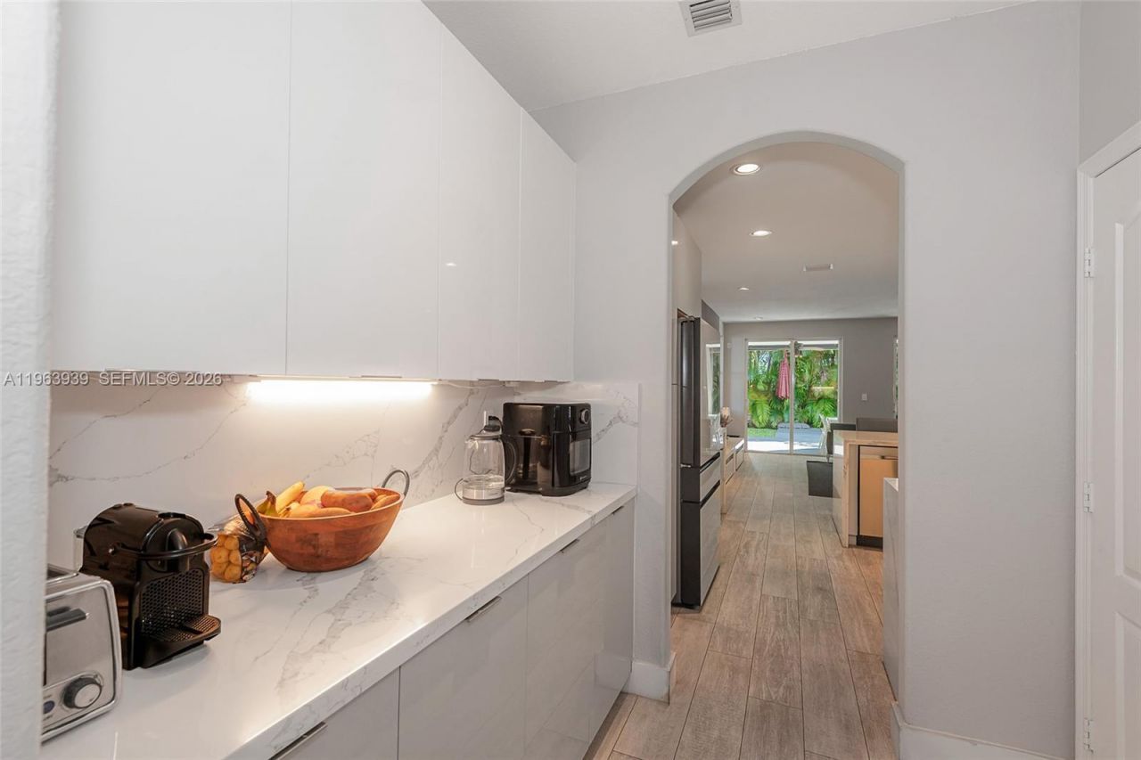 14900 SW 10th St, Miami, FL 33194 Photo