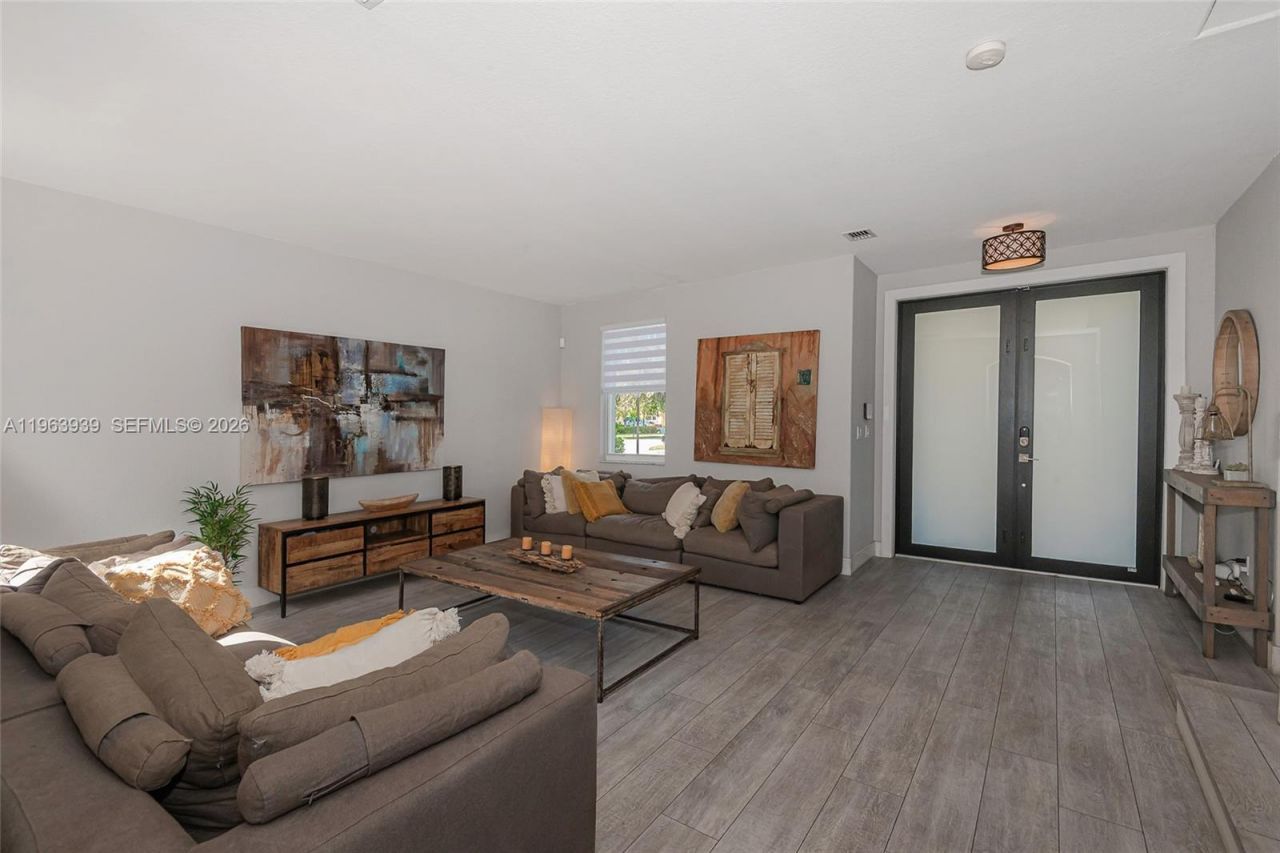 14900 SW 10th St, Miami, FL 33194 Photo