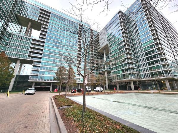 9655 Woods Drive, Unit 512, Skokie, IL 60077