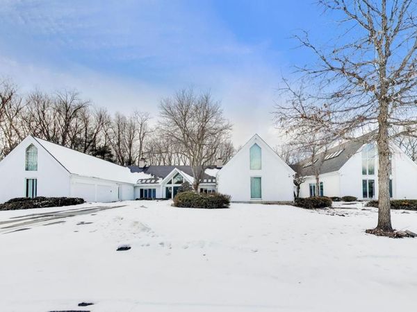 7716 Crystal Springs Road, Crystal Lake, IL 60012