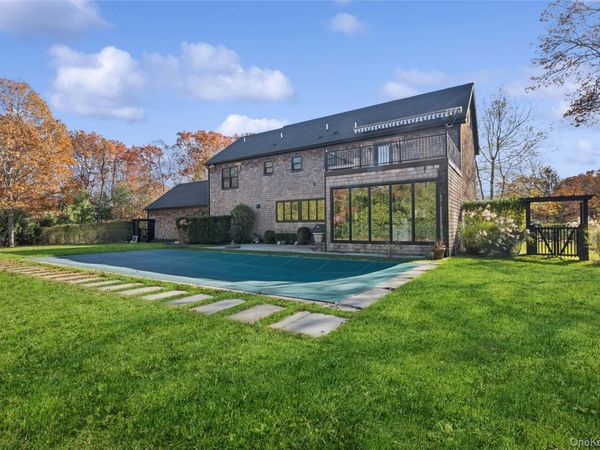 9 Debras Way , Wainscott, NY 11975