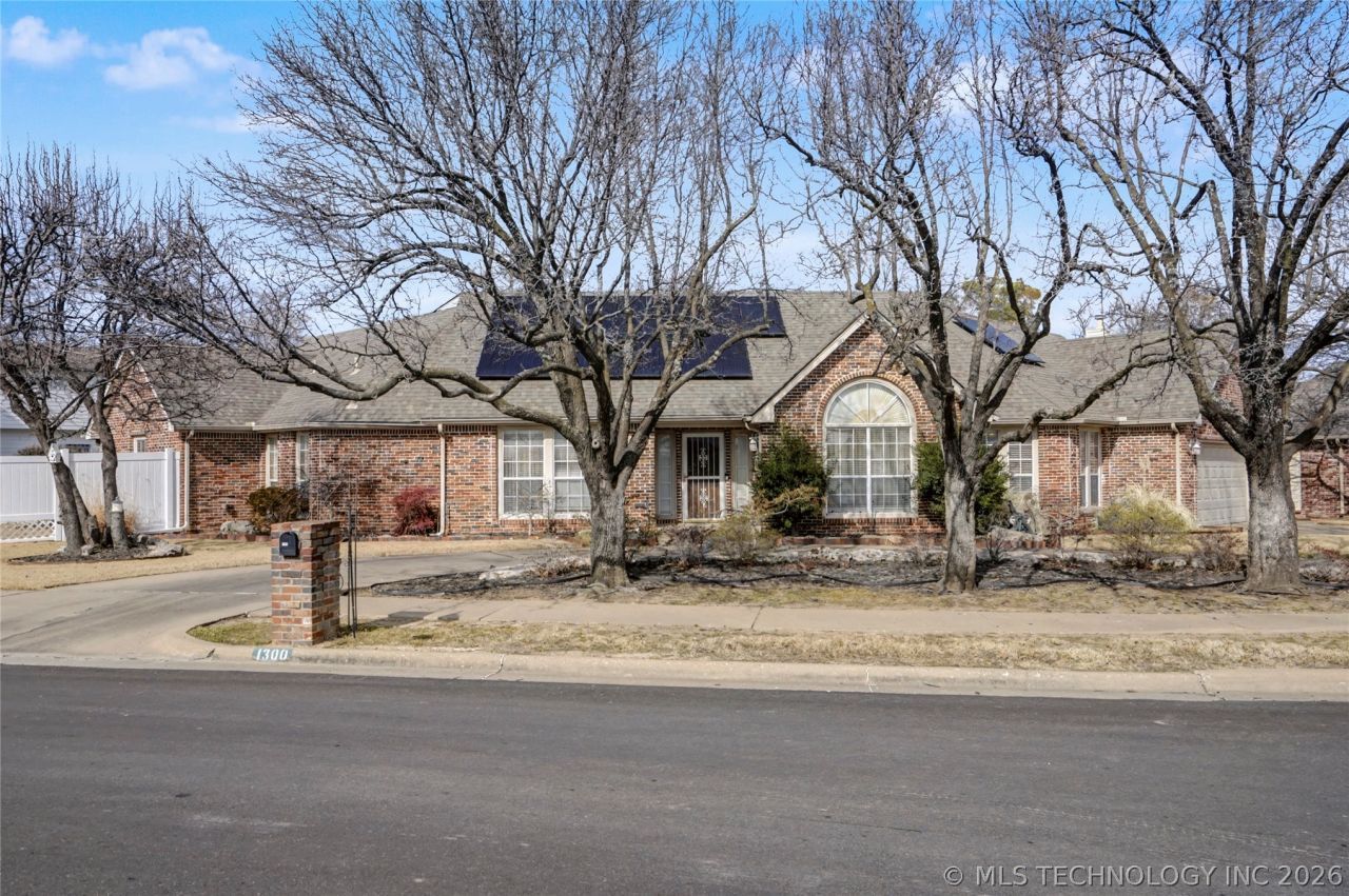 1300 E Boise Street, Broken Arrow, OK 74012 Main Photo