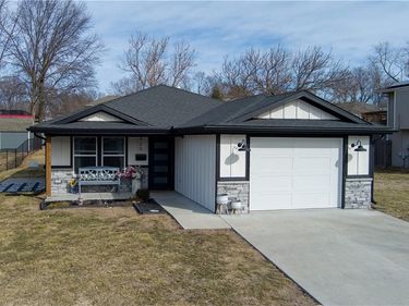 325 E Dryden Street, Odessa, MO 64076