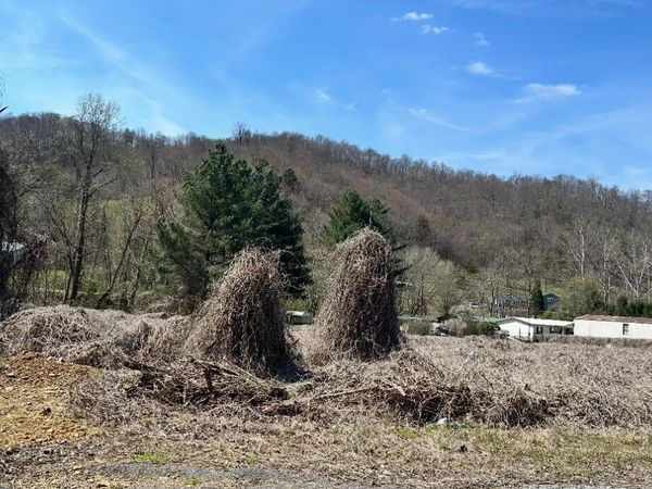Mexico Lane, Wallins, KY 40873