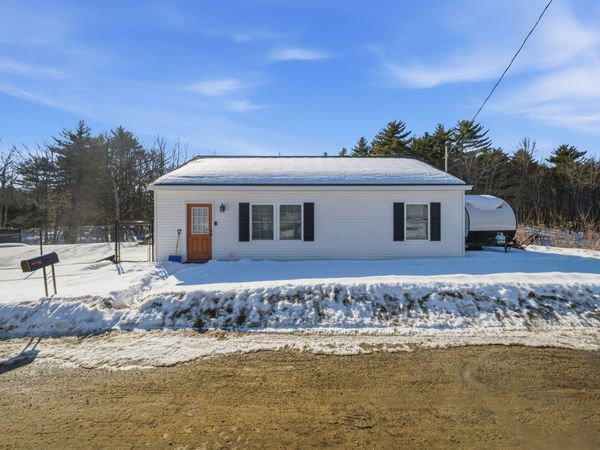 10 Old Thomaston Road, Chelsea, ME 04330