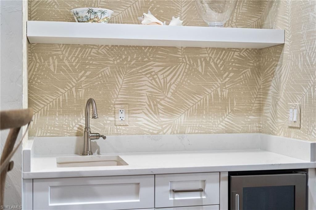 1063 8th St S, Unit 202, Naples, FL 34102 Photo