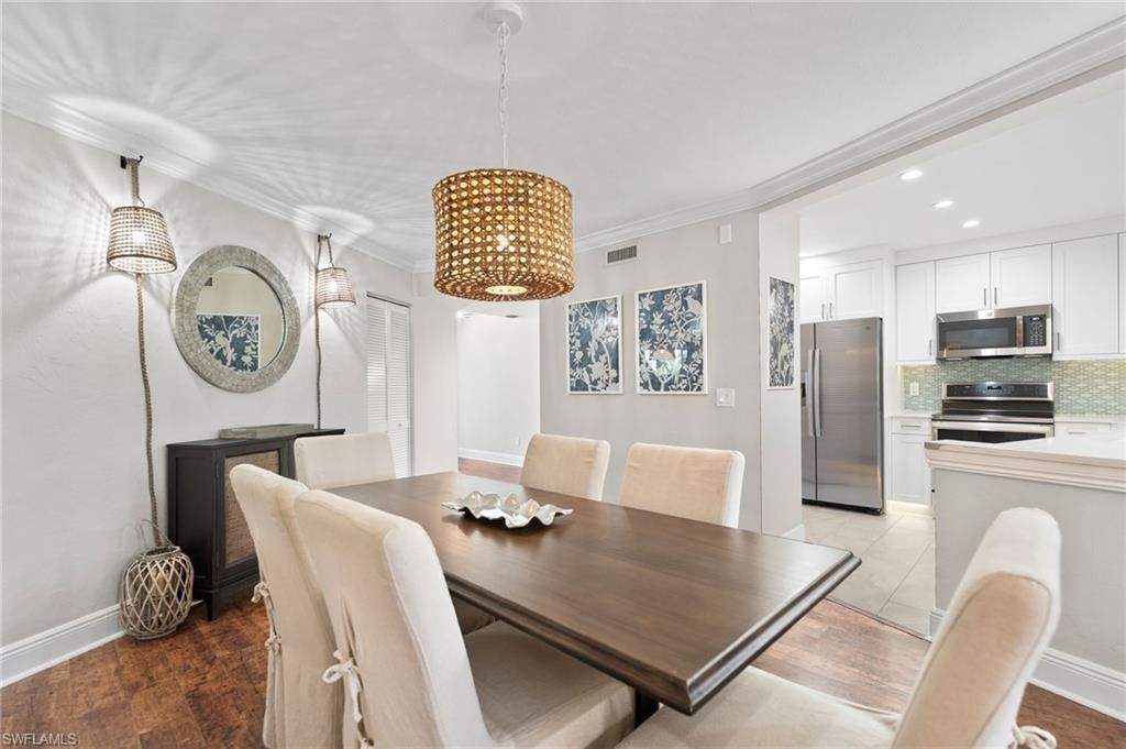 1063 8th St S, Unit 202, Naples, FL 34102 Photo