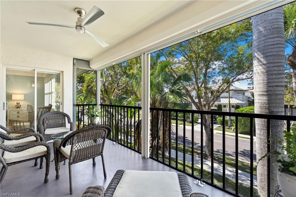 1063 8th St S, Unit 202, Naples, FL 34102 Photo