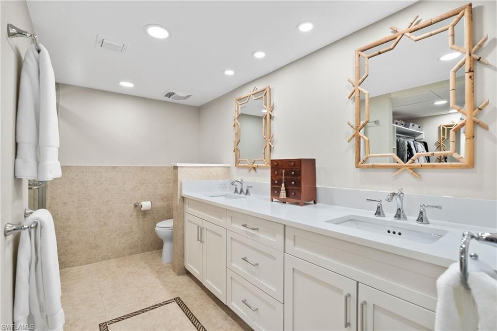 1063 8th St S, Unit 202, Naples, FL 34102 Photo